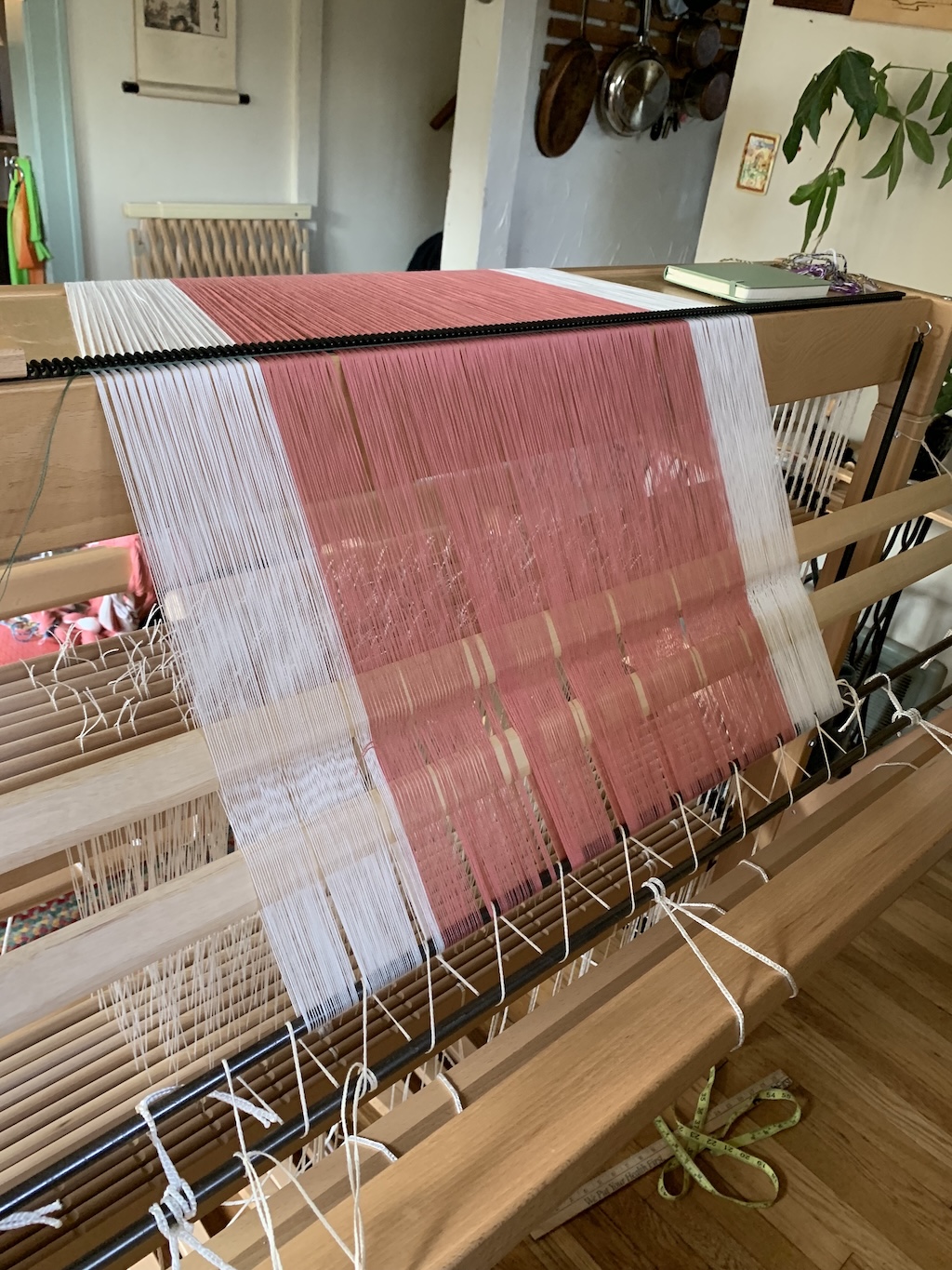Warping rod lashed on and ready to beam!