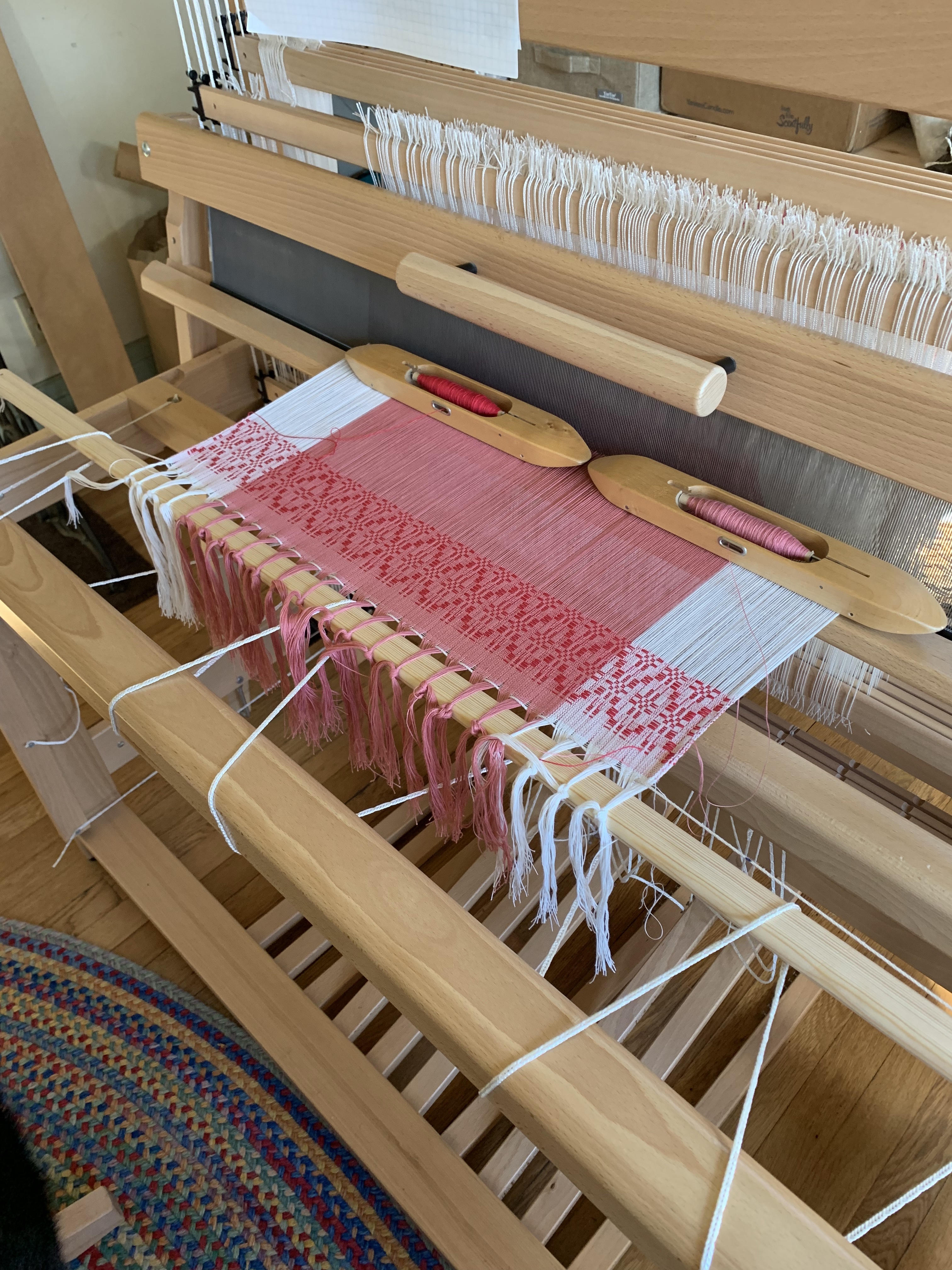 Warp tied on, leveling string installed and sample woven.  Ready for the project.