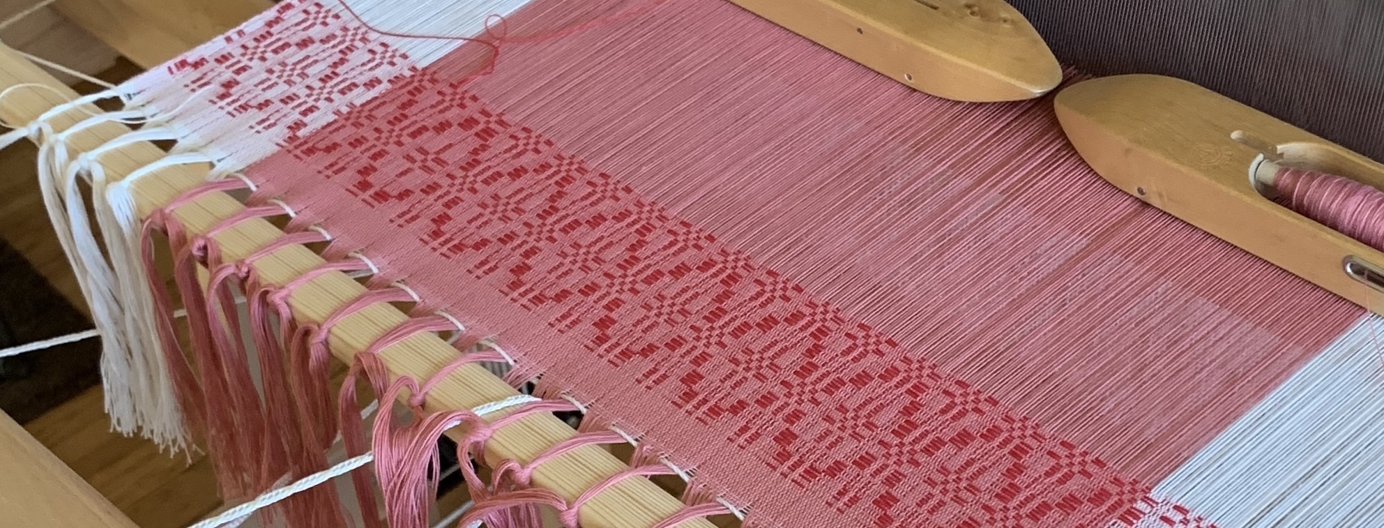"Demonstration of the leveling string."